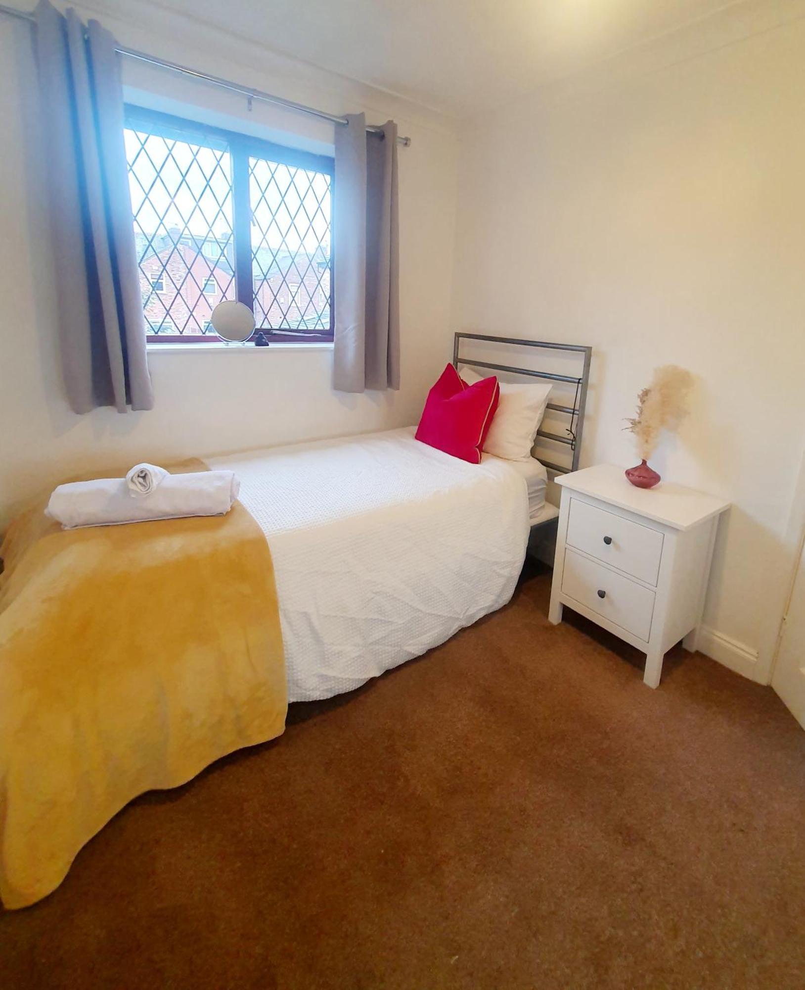 The Chorlton Retreat - Double Bedroom, Free Parking Manchester Dış mekan fotoğraf